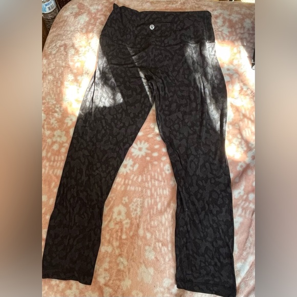 Lululemon leggings - Picture 1 of 4
